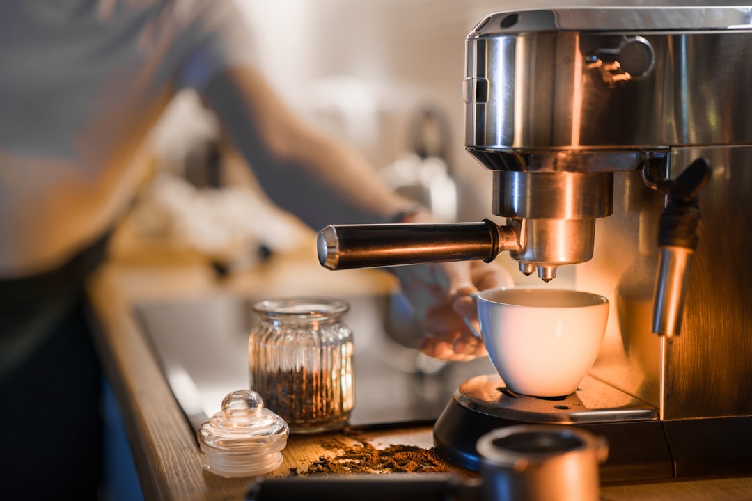 Coffee machines on a kitchen counter — bean-to-cup, espresso and filter options for beginners